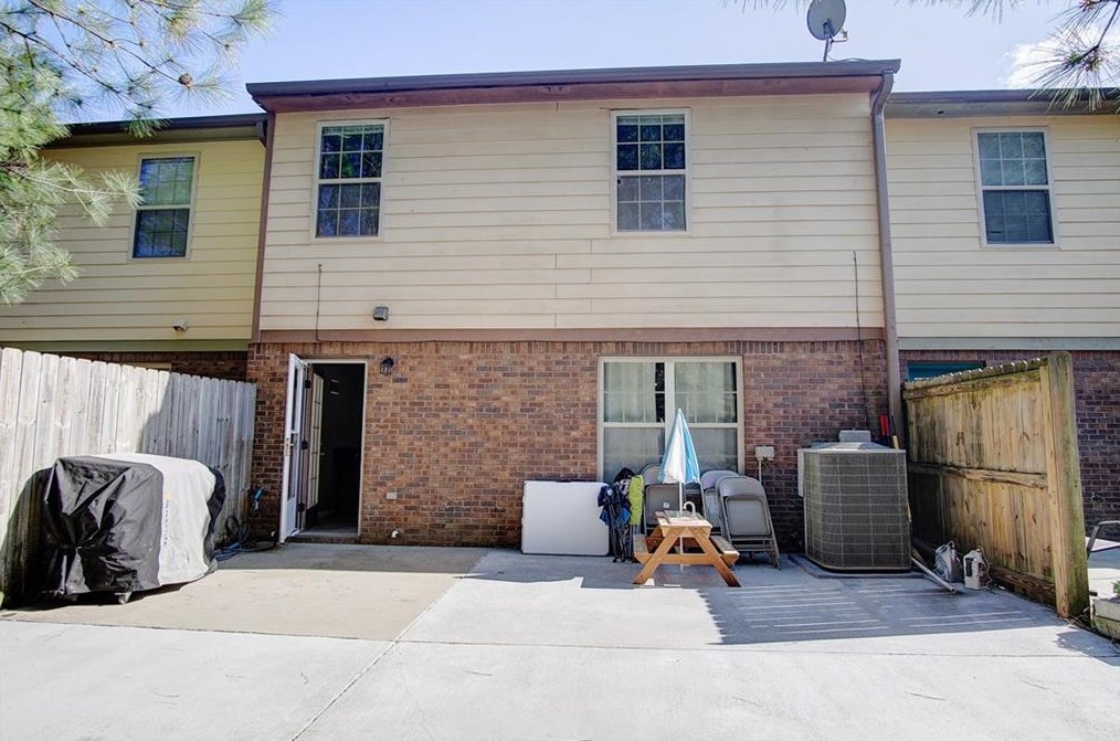 139 Avalon Dr, Calhoun GA  30701-9434 exterior