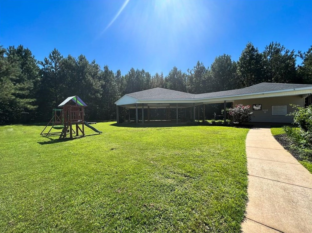 139 Avalon Dr, Calhoun GA  30701-9434 exterior