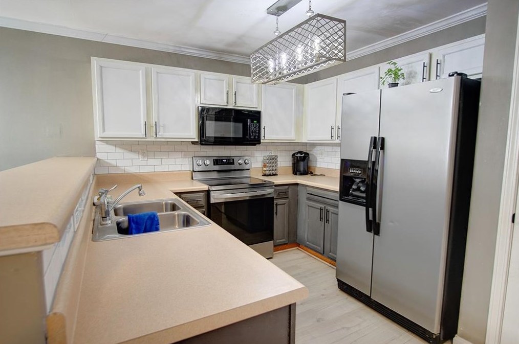 139 Avalon Dr, Calhoun GA  30701-9434 exterior