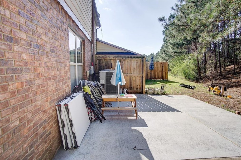 139 Avalon Dr, Calhoun GA  30701-9434 exterior