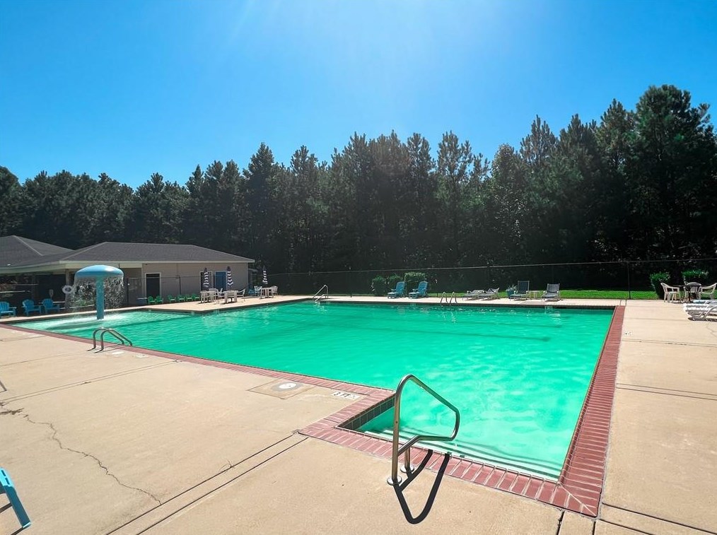 139 Avalon Dr, Calhoun GA  30701-9434 exterior