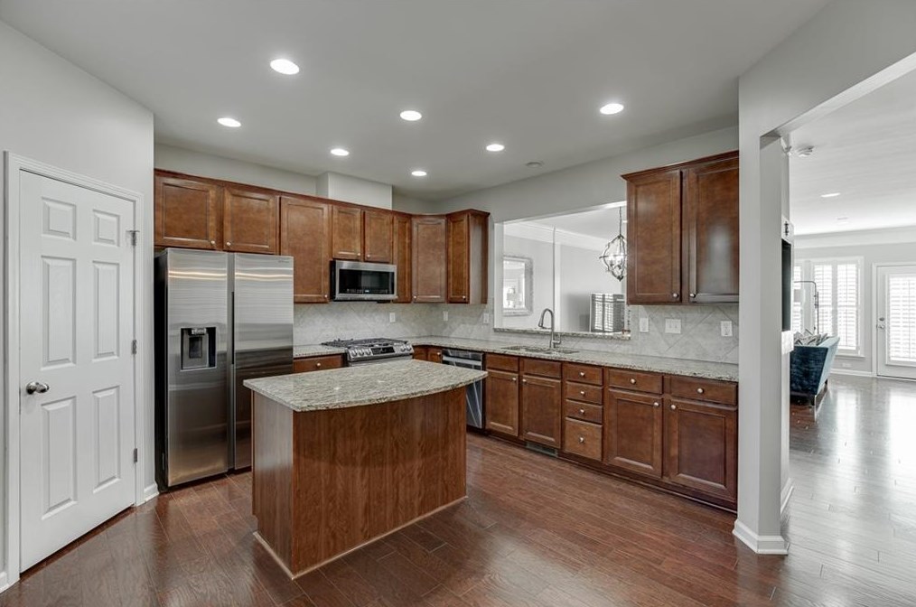 7 High Gate Trl, Decatur GA  30030-1334 exterior