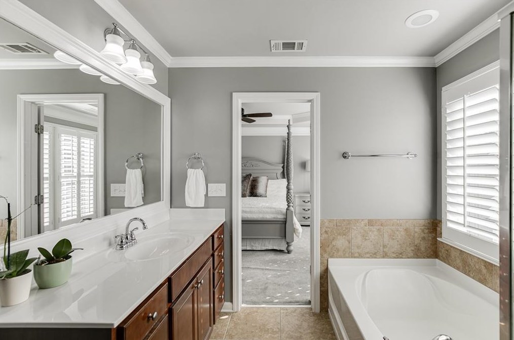 7 High Gate Trl, Decatur GA  30030-1334 exterior