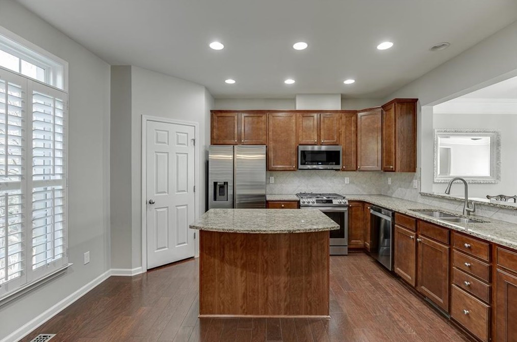 7 High Gate Trl, Decatur GA  30030-1334 exterior