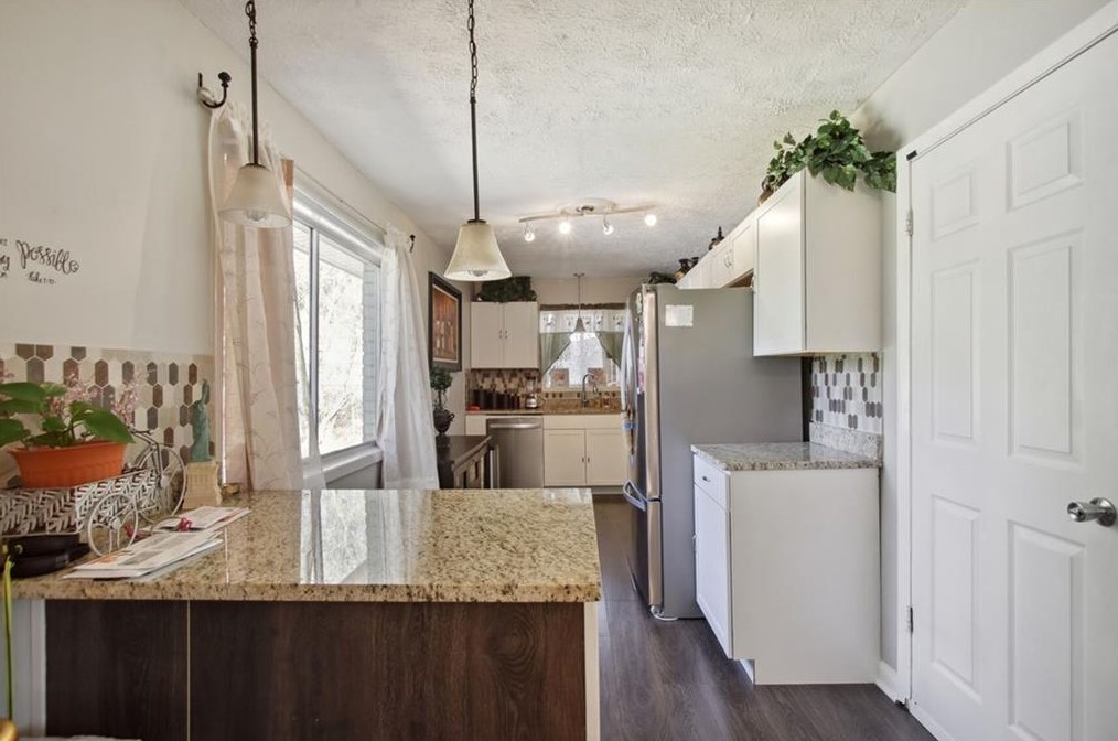 4010 Northstrand Dr, Decatur GA  30035-2372 exterior