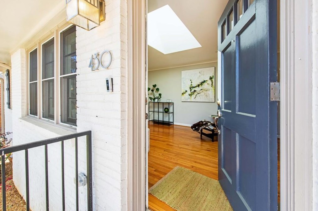 430 Bridlewood Cir, Decatur GA  30030-1617 exterior