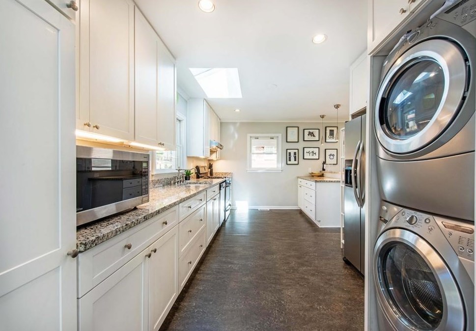 430 Bridlewood Cir, Decatur GA  30030-1617 exterior