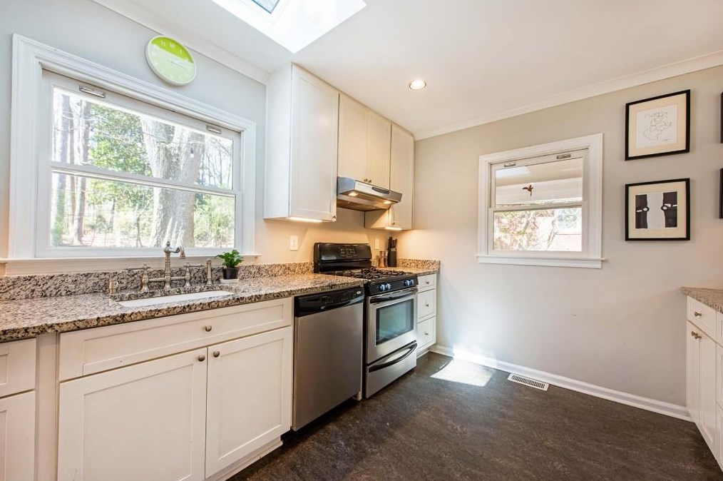 430 Bridlewood Cir, Decatur GA  30030-1617 exterior