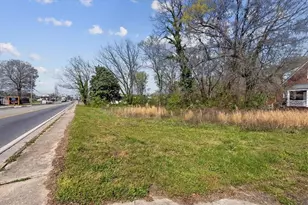 207 N River St, Calhoun, GA 30701 - Photo 1