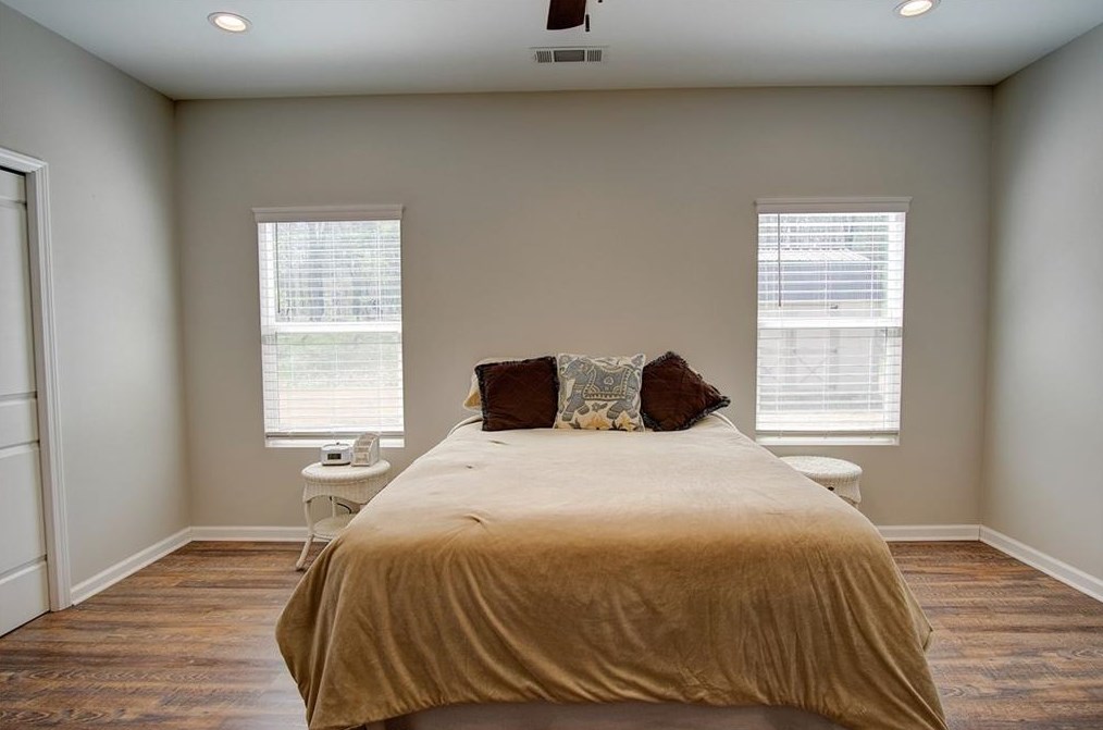 372 Peachtree Ln, Calhoun GA  30701-4388 exterior