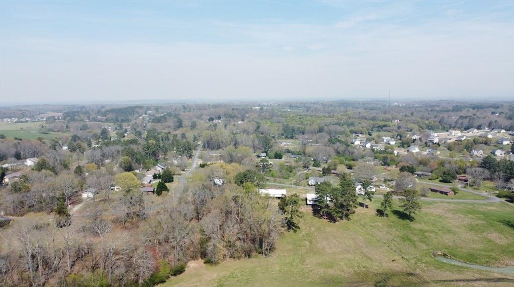 372 Peachtree Ln, Calhoun GA  30701-4388 exterior