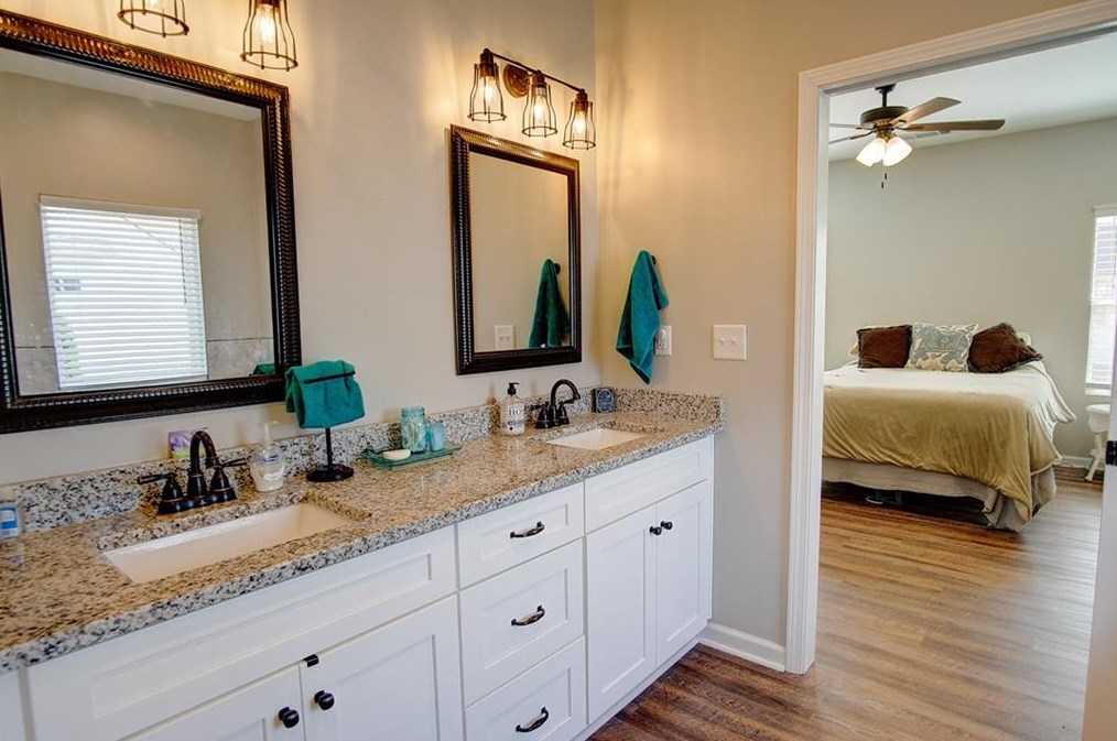 372 Peachtree Ln, Calhoun GA  30701-4388 exterior