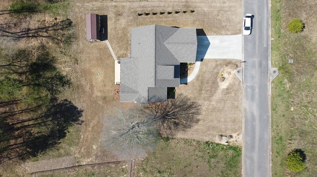 372 Peachtree Ln, Calhoun GA  30701-4388 exterior