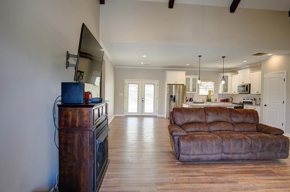 372 Peachtree Ln, Calhoun GA  30701-4388 exterior