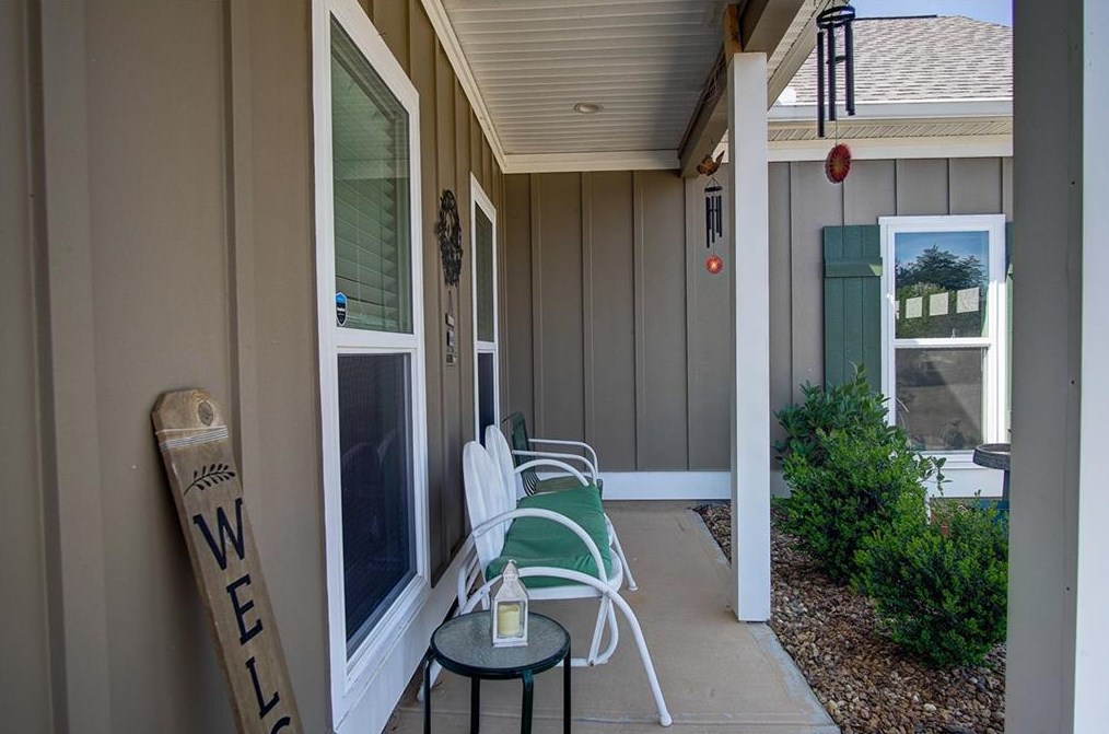 372 Peachtree Ln, Calhoun GA  30701-4388 exterior