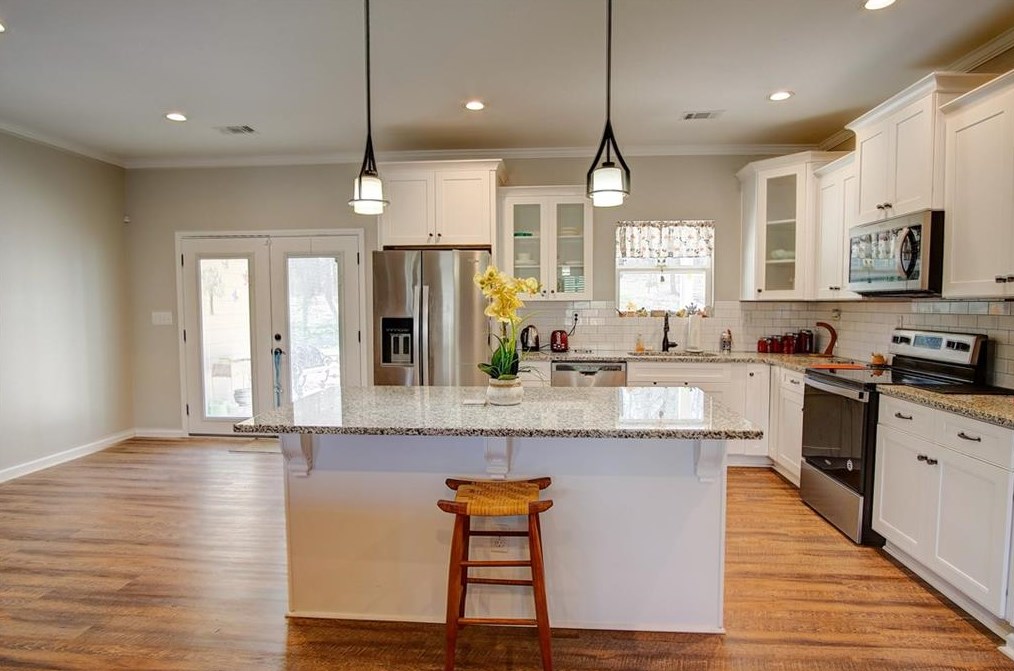 372 Peachtree Ln, Calhoun GA  30701-4388 exterior