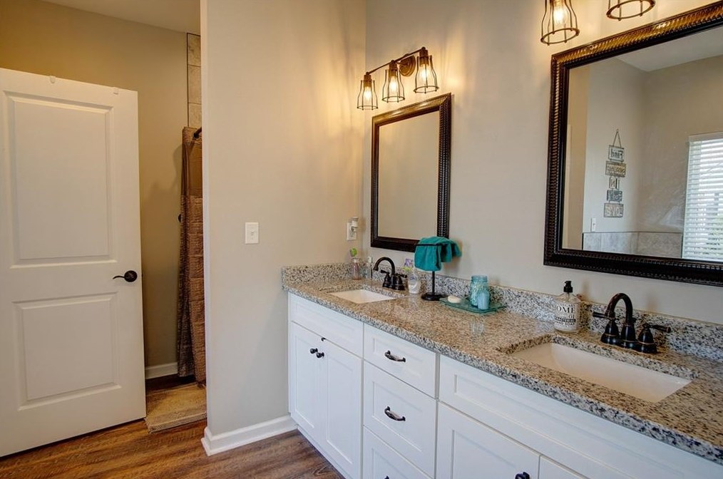 372 Peachtree Ln, Calhoun GA  30701-4388 exterior