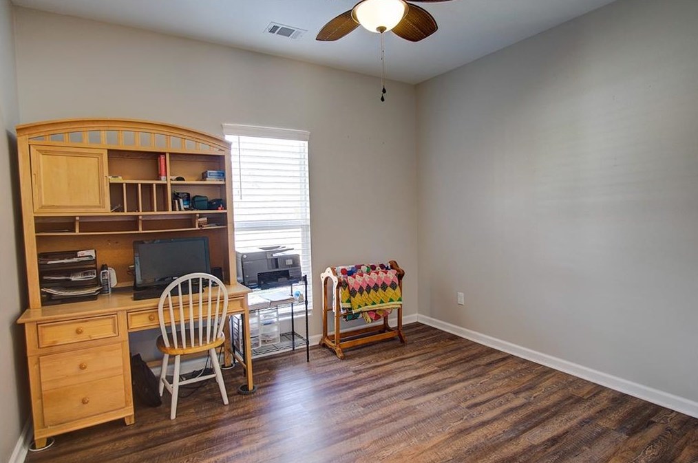 372 Peachtree Ln, Calhoun GA  30701-4388 exterior