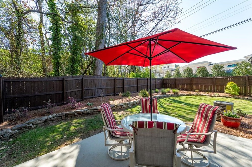 1000 Creatwood Cir, Smyrna GA  30080-8211 exterior