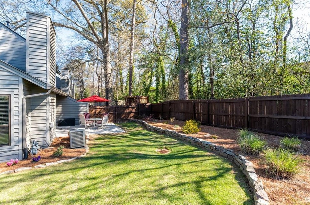 1000 Creatwood Cir, Smyrna GA  30080-8211 exterior