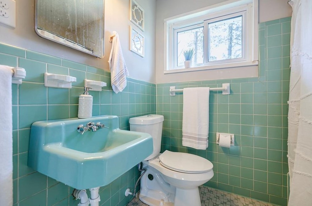 3017 Flamingo Dr, Decatur GA  30033-3936 exterior