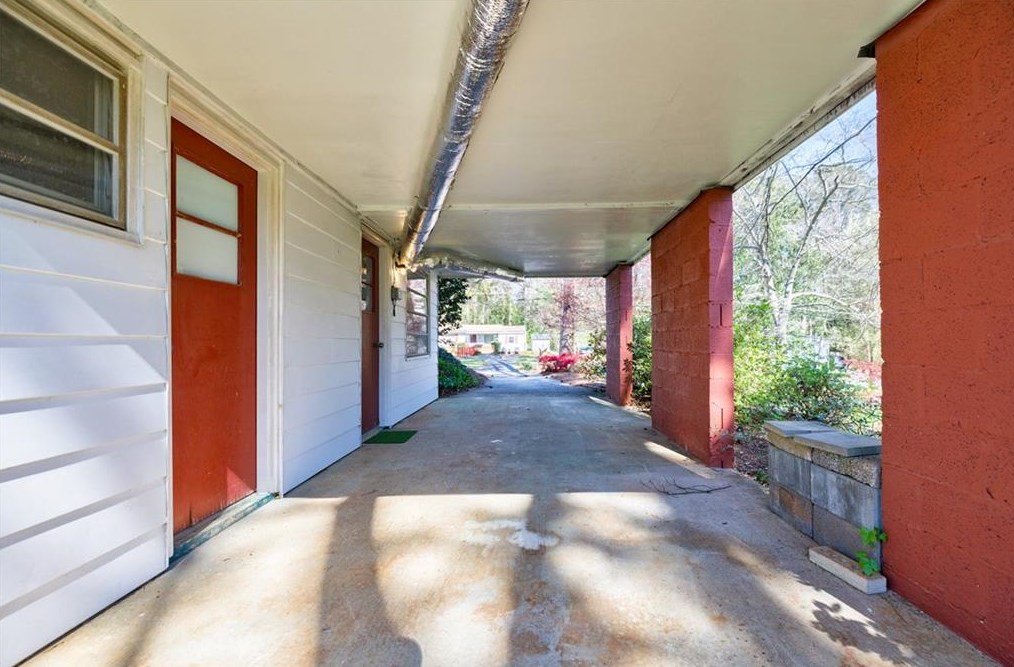 3017 Flamingo Dr, Decatur GA  30033-3936 exterior