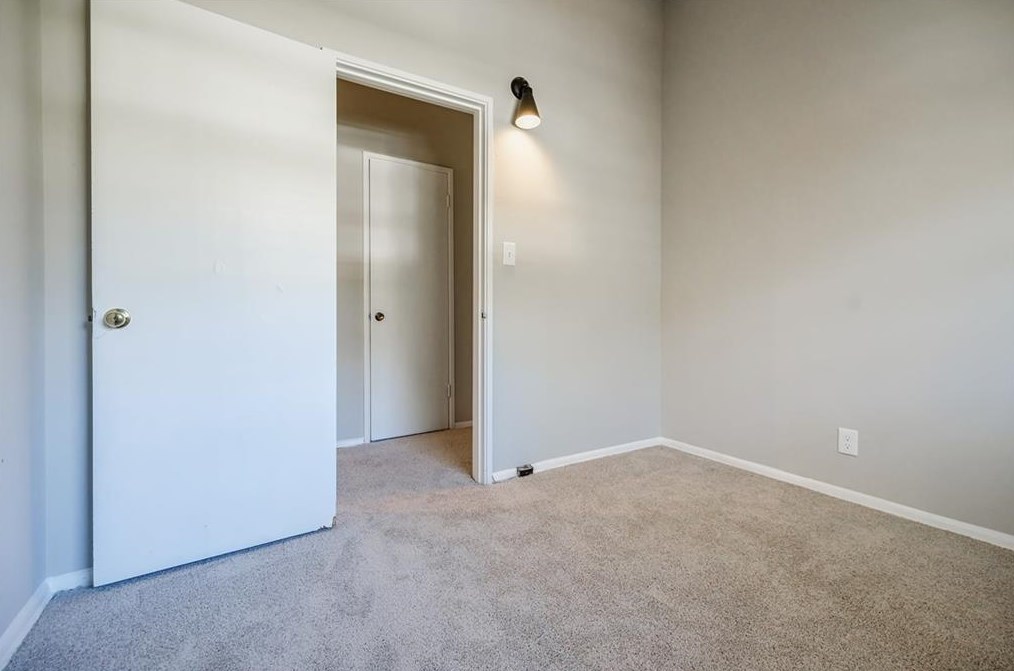 3017 Flamingo Dr, Decatur GA  30033-3936 exterior