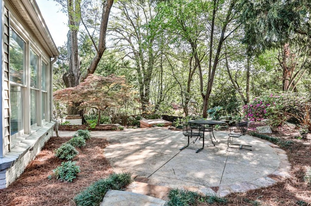 1659 Nottingham Way, Atlanta GA  30309-2662 exterior