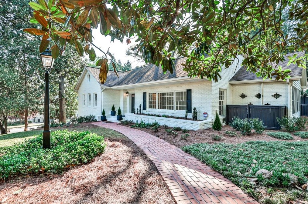 1659 Nottingham Way, Atlanta GA  30309-2662 exterior