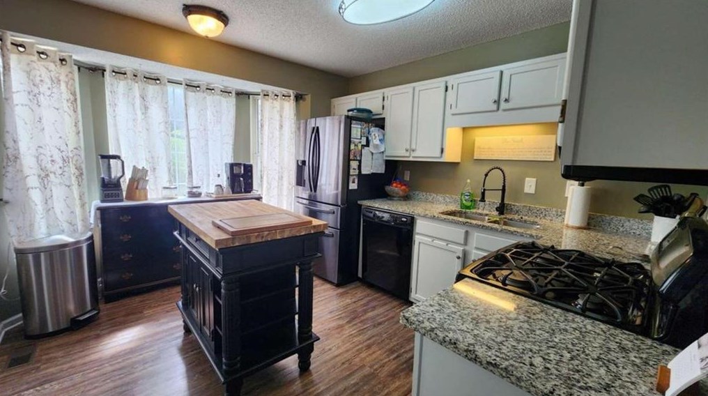 62 Ashwood Dr, Dallas GA  30157-9284 exterior