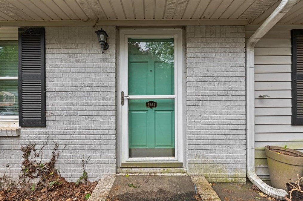 3564 Hickory Cir, Smyrna GA  30080-5614 exterior