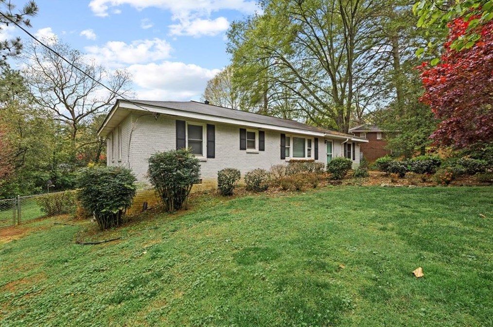 3564 Hickory Cir, Smyrna GA  30080-5614 exterior