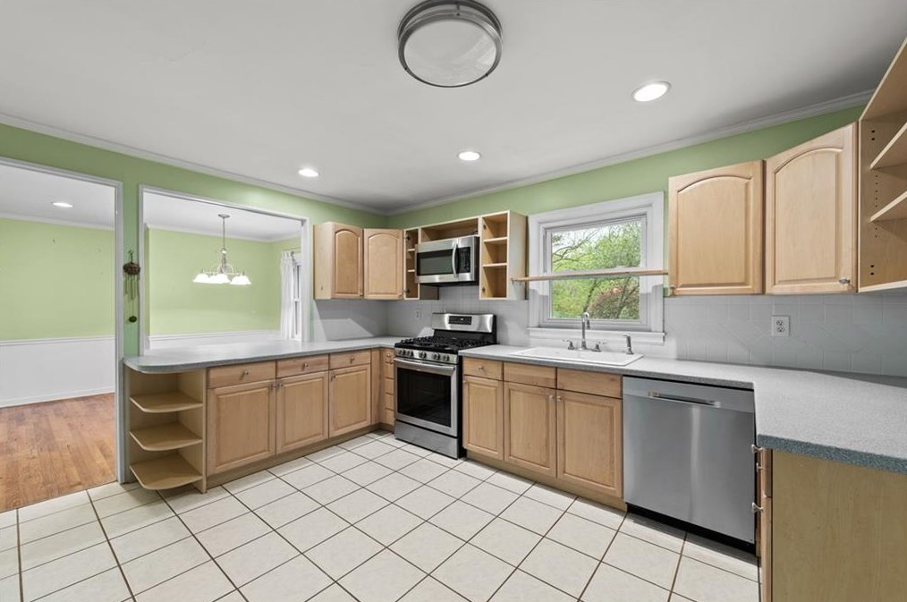 3564 Hickory Cir, Smyrna GA  30080-5614 exterior