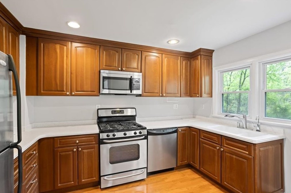 1333 Victor Rd, Atlanta GA  30324-2713 exterior