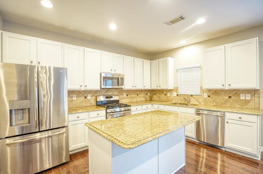 4615 Essen Ln, Cumming GA  30041-2092 exterior