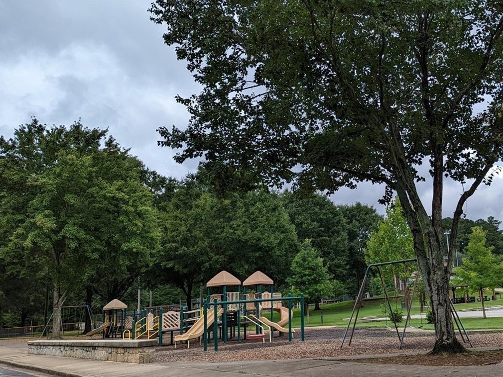 748 Scott Cir, Decatur GA  30033-4726 exterior