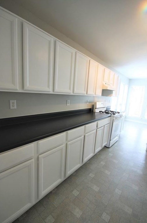 2765 Royal Blf, Decatur GA  30030-5302 exterior