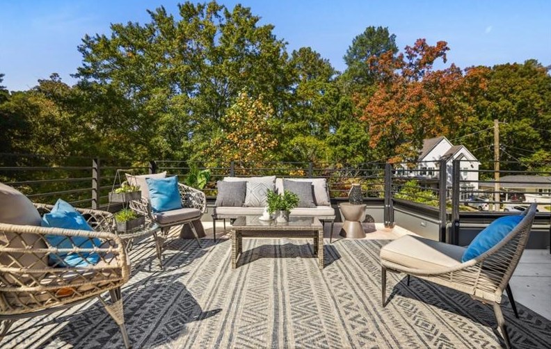 1693 Wayland Cir, Atlanta GA  30319-3610 exterior