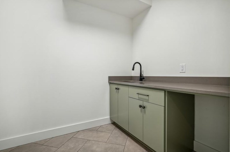 1693 Wayland Cir, Atlanta GA  30319-3610 exterior