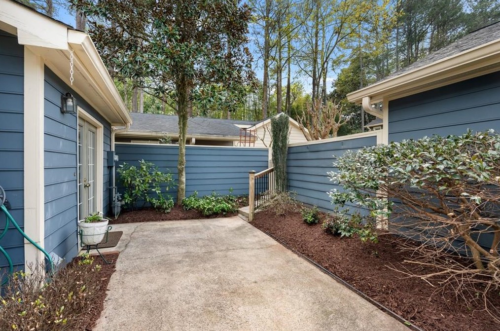 1440 Winston Pl, Decatur GA  30033-1951 exterior