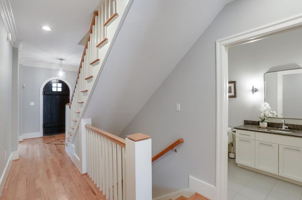 225 Geneva St, Decatur GA  30030-1846 exterior