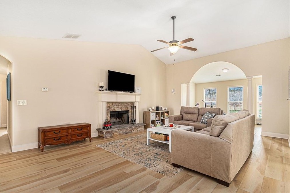 254 Cambridge Farms Dr, Hoschton GA  30548-6105 exterior
