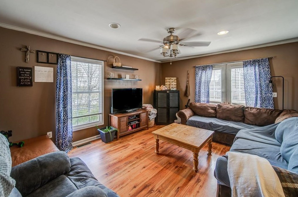 413 Sequoyah Cir, Calhoun GA 30701-9026 exterior