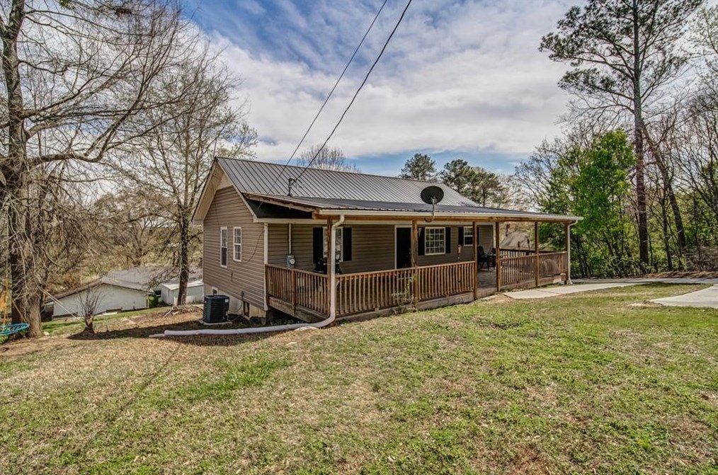 413 Sequoyah Cir, Calhoun GA  30701-9026 exterior