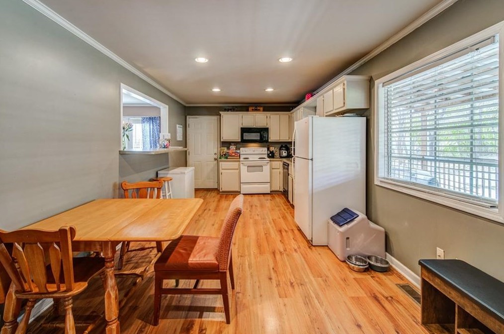 413 Sequoyah Cir, Calhoun GA 30701-9026 exterior