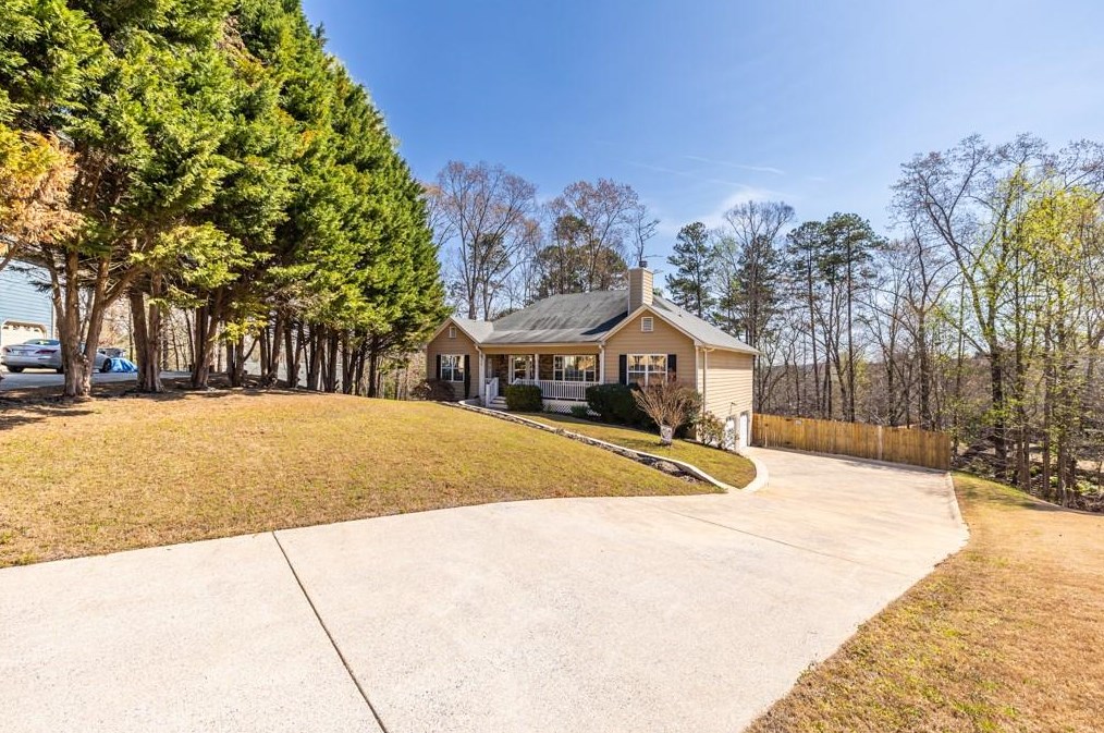 201 Oak Springs Ln, Dallas GA  30132-1052 exterior