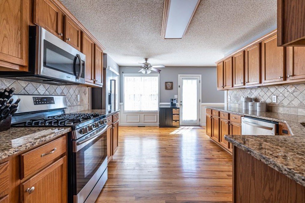 201 Oak Springs Ln, Dallas GA  30132-1052 exterior