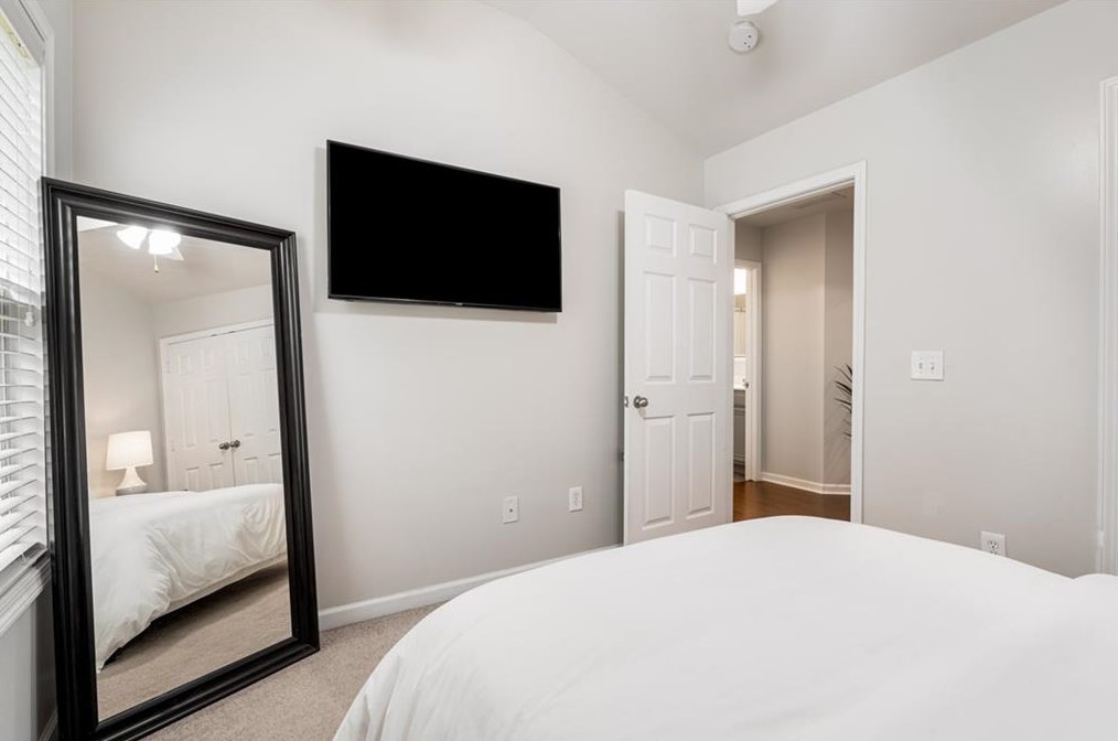 3960 Princeton Lakes Way, Atlanta GA  30331-5595 exterior