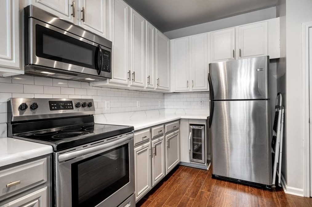 3960 Princeton Lakes Way, Atlanta GA  30331-5595 exterior