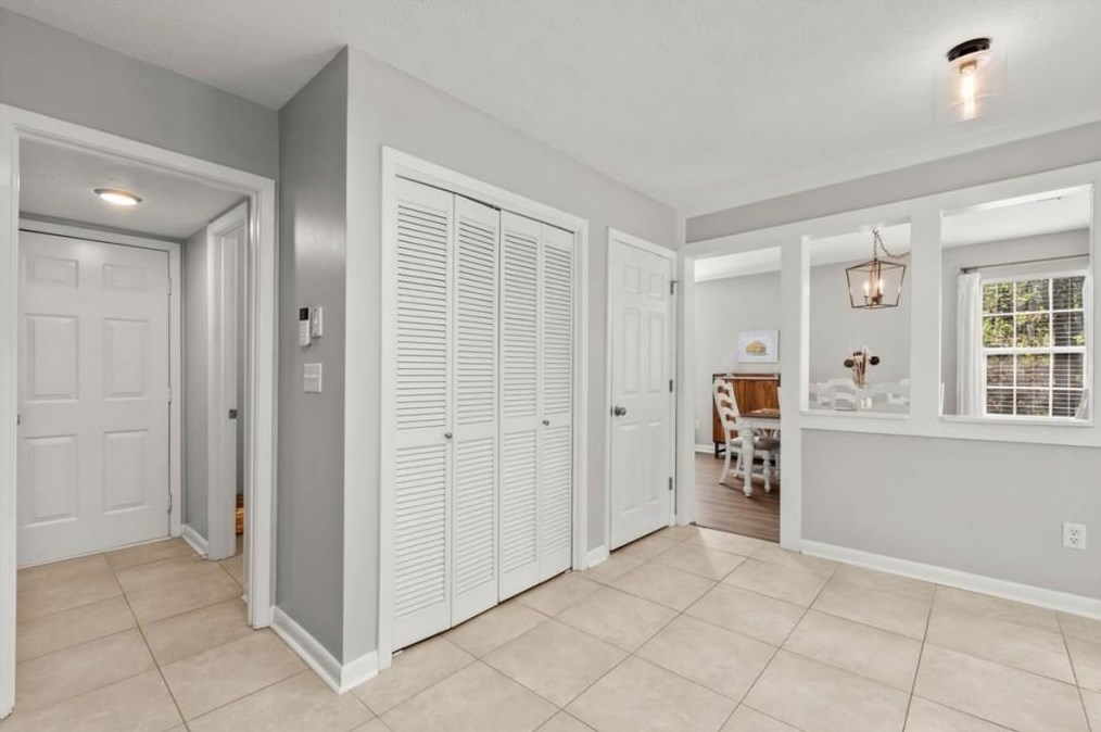 5035 Bridges Dr, Alpharetta GA  30022-6670 exterior